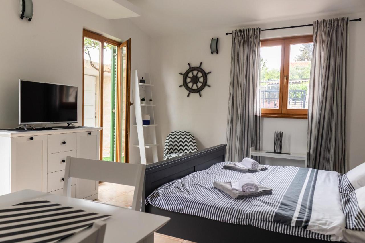 Apartments Summer Touch Petrčane Extérieur photo
